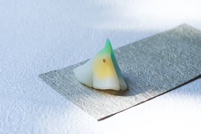 あとりえ珠庵「玻璃色ういろう」から広がる季節の和菓子づくり −日本橋「EnCounter」にて−