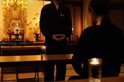 芝公園「曹洞宗宗務庁」いす坐禅と連続講座で禅を学ぶ夜の禅体験【全3回/都度予約】