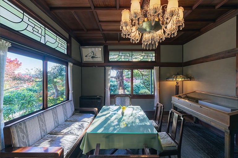 京都「吉田山荘」皇室ゆかりの日本建築を女将と巡る特別見学 −貸し切りのカフェで愉しむ和スイーツ−