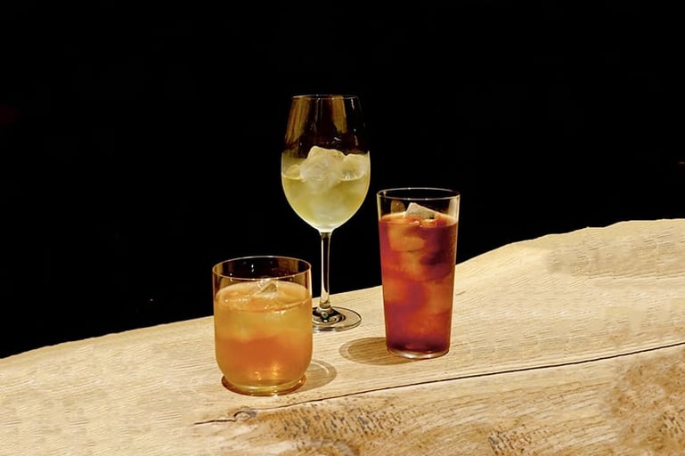 日本茶の新たな魅力に浸るボトリングティーカクテルペアリング −日本橋「EnCounter」にて−