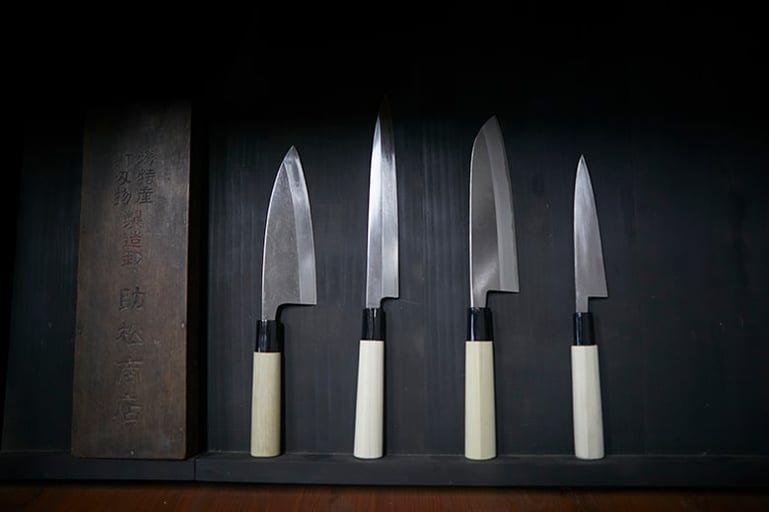 堺打刃物の老舗「和田商店」長く愛せるオリジナル包丁作り −名入れ＆焼き印付き−