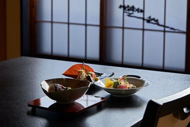 老舗料亭「浅草 茶寮 一松」の女将に習う会席マナー講座 −季節の会席コース付きプラン−