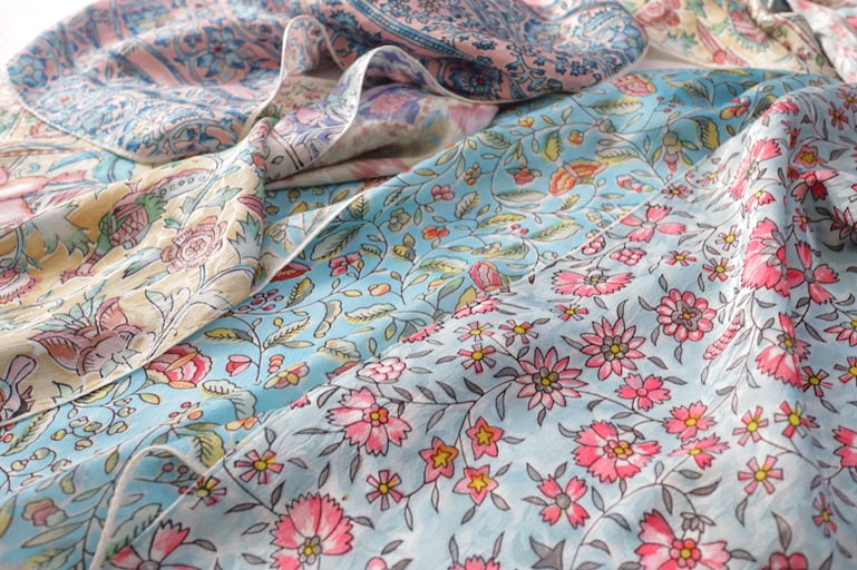 早稲田「富田染工芸」 職人に教わるスカーフ制作＆創業130年の工房見学ツアー