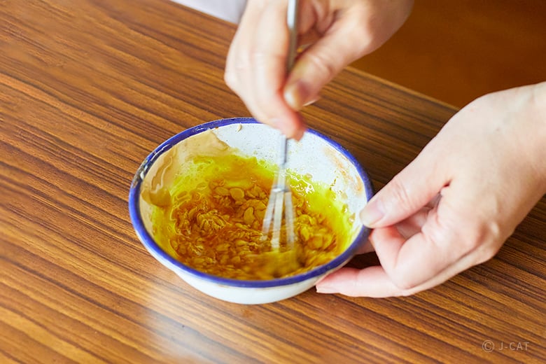 テキスタイルデザイナー・二宮とみ氏に学ぶシルクスクリーン −草木染