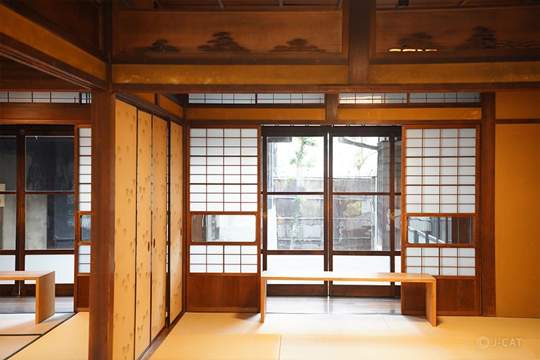 名古屋「文化のみち橦木館」文化財指定の茶室で盆栽づくり