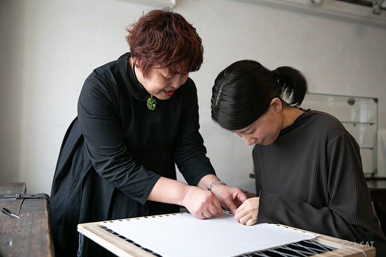 日本刺繍作家・田中京子氏に学ぶ刺繍【初回プラン】 ハンカチに刺繍を