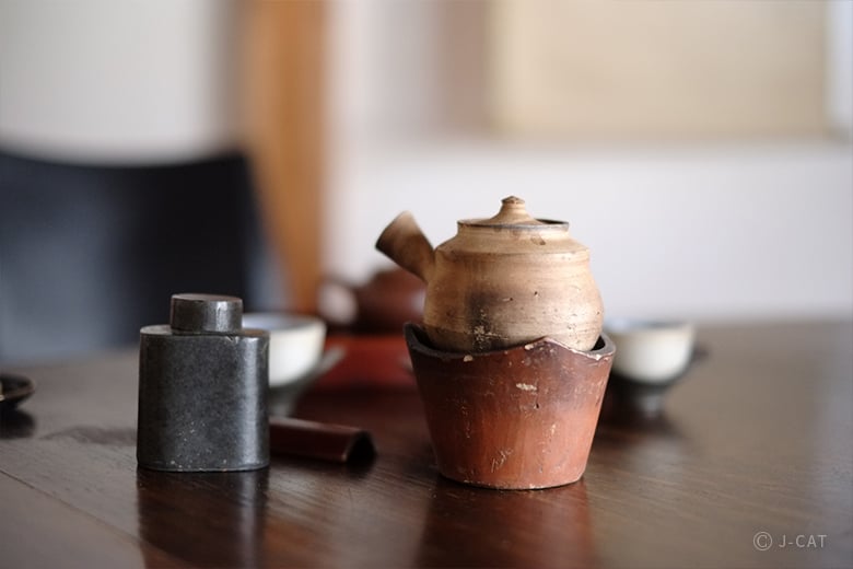 一茶庵・佃梓央氏に学ぶお茶×芸術の世界 京都のギャラリー「左右」にて