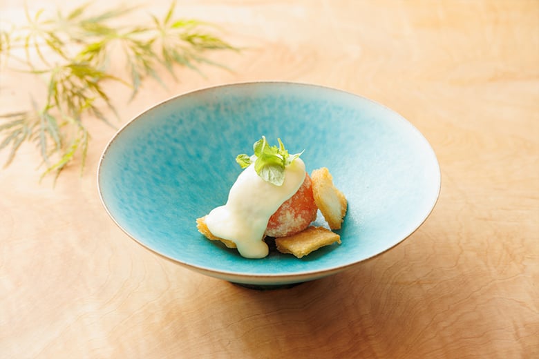 京都「高台寺 丹虎」有田焼の器で味わう特別な天ぷら会席 −深川製磁の