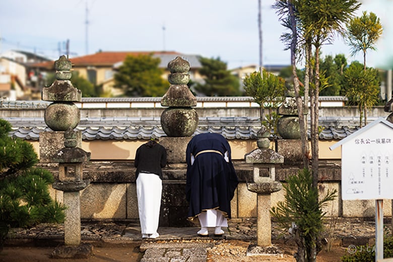 京都「大徳寺総見院」織田信長が眠る静寂の禅寺を早朝特別拝観＆坐禅