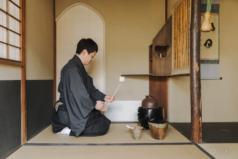 宇治「中村藤吉本店」挽き茶体験と濃茶・薄茶を堪能する季節のお茶