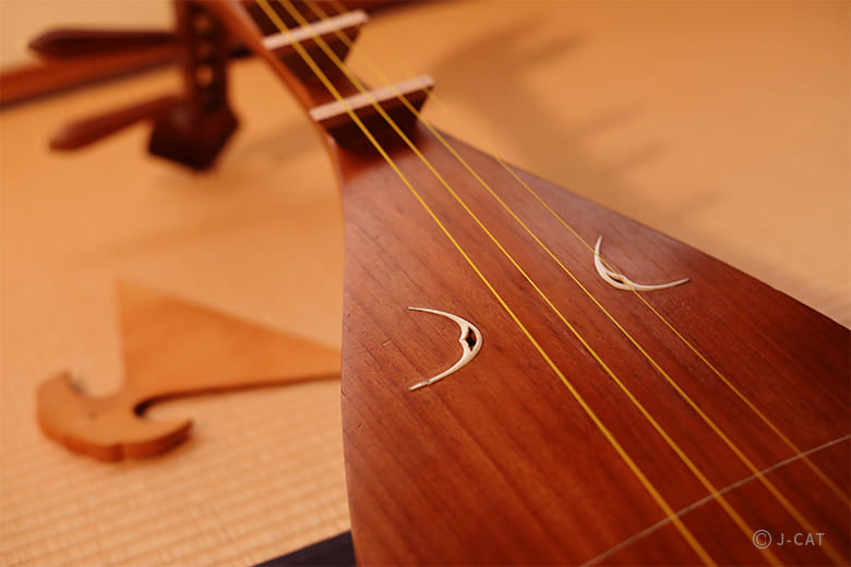 表参道「小原流会館」小原流いけばなのレッスン＆錦心流琵琶の演奏体験