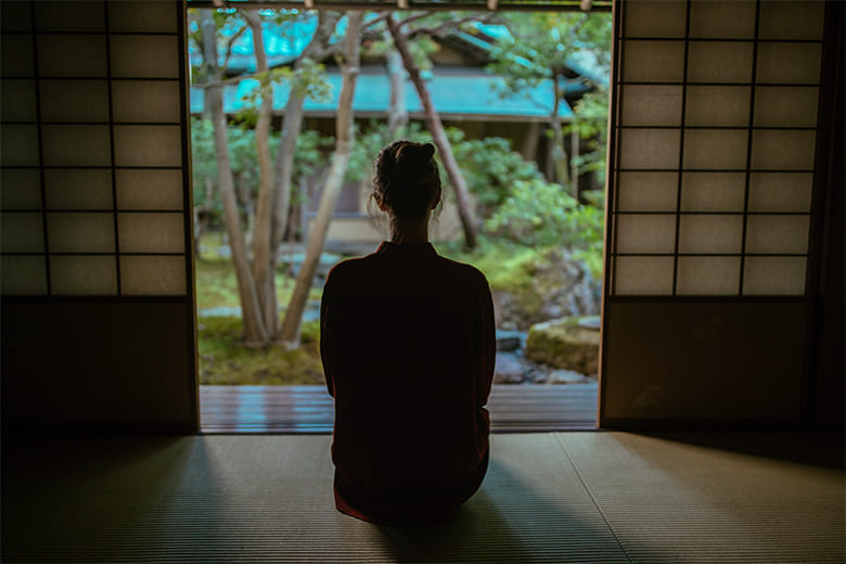 鎌倉「山田家不審庵」しなやかな心身をつくるWabiYoga体験 −茶道に