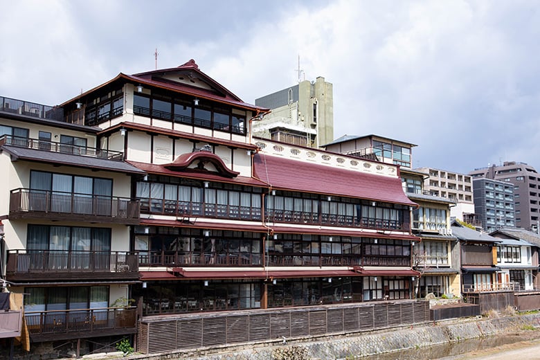 登録有形文化財「鮒鶴京都鴨川リゾート」解説付き建築鑑賞＆ランチコース