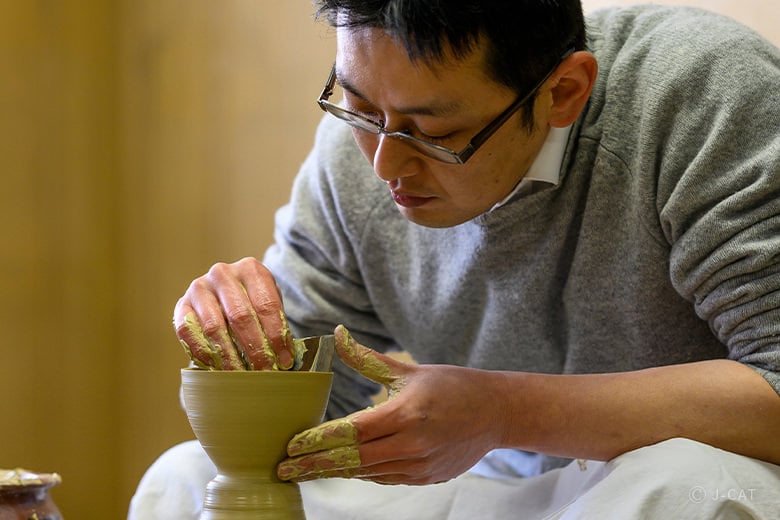 金沢「九谷光仙窯」創業150年超の名窯の職人が仕上げるオーダーメイド