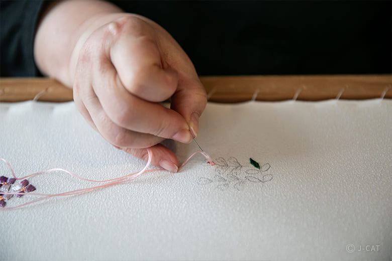 日本刺繍作家・田中京子氏に学ぶ刺繍【初回プラン】 ハンカチに刺繍を