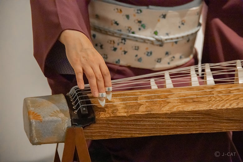 山田流箏曲・五十川真子氏が講座と生演奏で誘う奥深い箏曲の世界