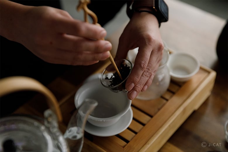 茶藝師に学ぶ中国茶・日本茶の知識と淹れ方 六本木の中国料理店にて
