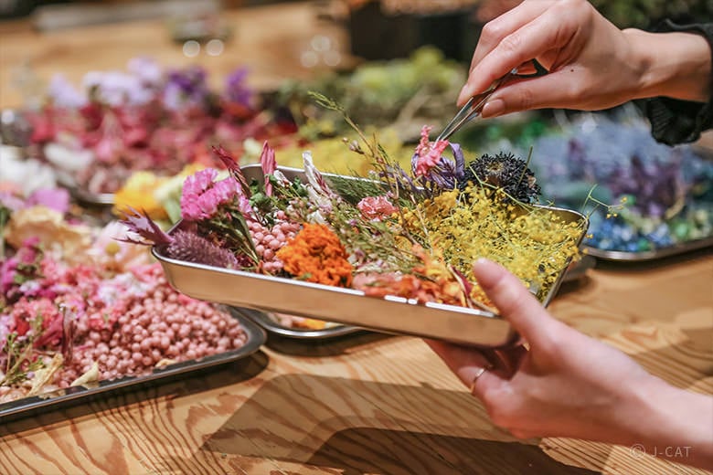 日本橋兜町「fête」アロマオイルが香るフラワープロダクト制作 −ミニ