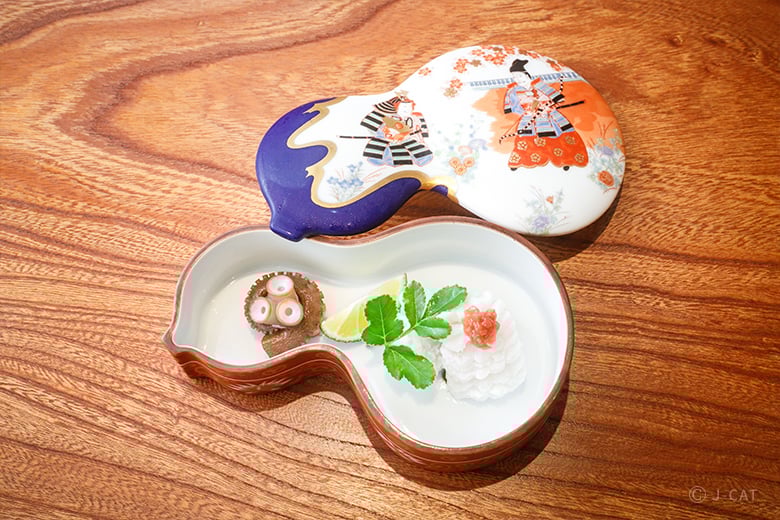 京都「高台寺 丹虎」有田焼の器で味わう特別な天ぷら会席 −深川製磁の