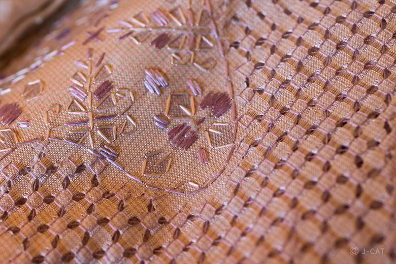手刺繍　額　京都百景　(合戦ごっこ)を本に手刺繍の額にしました 手刺繍 額 京都百景 (合戦ごっこ)を本に手刺繍の額に