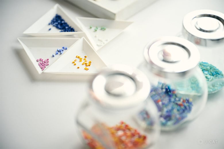 確認用　ガラス細工　豆家族 とんぼ玉の伝統技法を応用したミクロモザイクのアクセサリー