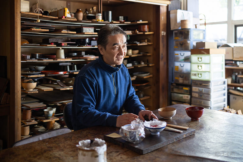 鎌倉彫の伝統工芸士・岡英雄氏に学ぶお椀の漆塗り 鎌倉山の工房にて