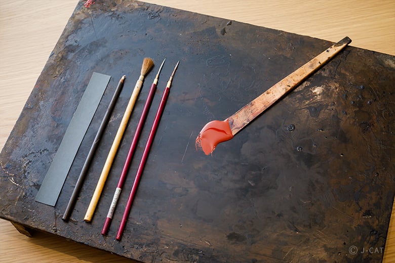 京都の漆工芸工房「表望堂」で蒔絵師に学ぶ金継ぎ体験
