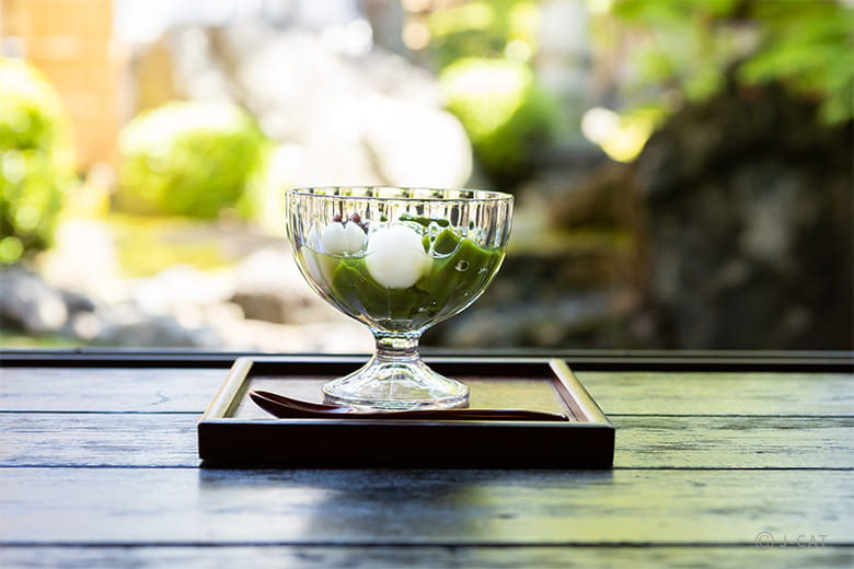 宇治「中村藤吉本店」挽き茶体験と濃茶・薄茶を堪能する季節のお茶