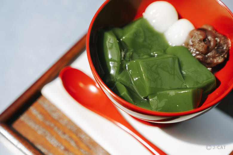 宇治「中村藤吉本店」挽き茶体験と濃茶・薄茶を堪能する 生茶ゼリイ付き