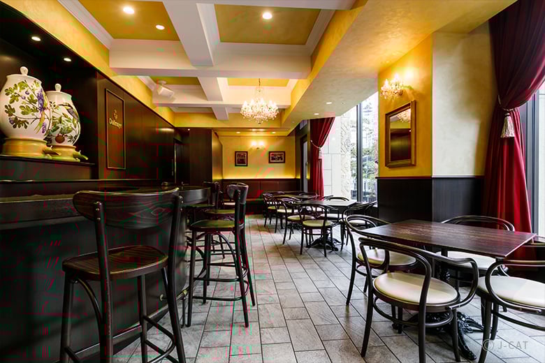 大阪「Cafe AMADEUS STORY」王室御用達ブランド・ダルマイヤーのティー