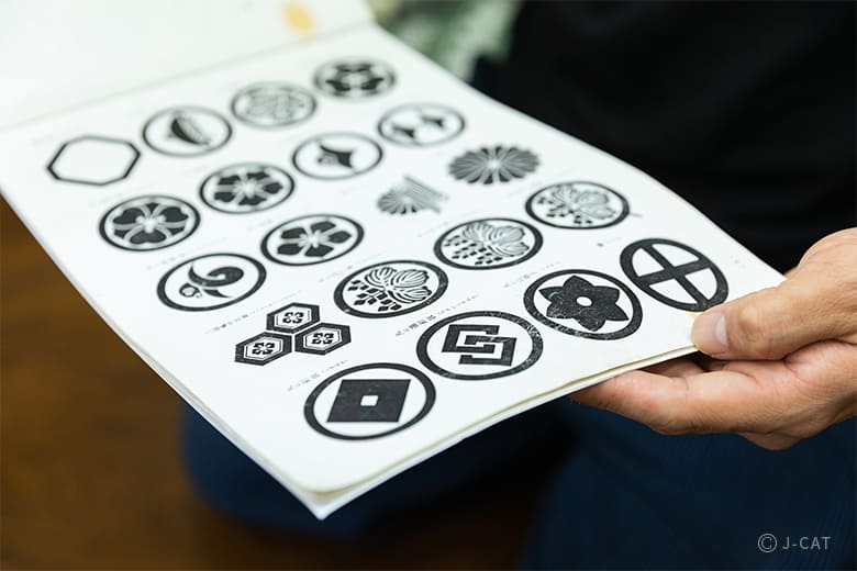 南千住「泪橋大嶋屋提灯店」職人に教わる江戸手描提灯づくり