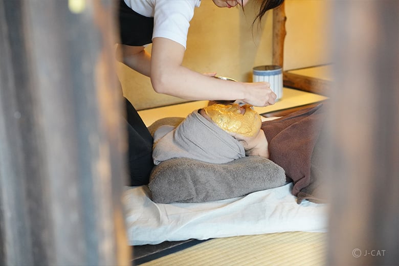 名古屋「文化のみち橦木館」文化財指定の茶室で全身