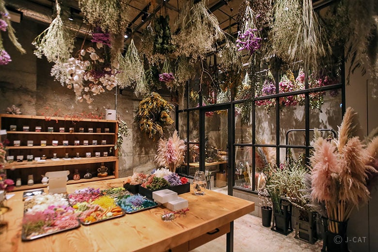 日本橋兜町「fête」アロマオイルが香るフラワープロダクト制作 −ミニ