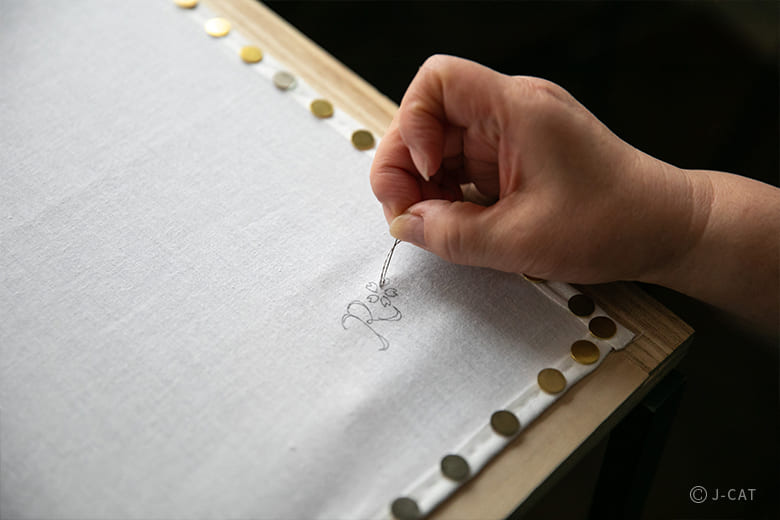 日本刺繍作家・田中京子氏に学ぶ刺繍【初回プラン】 ハンカチに刺繍を