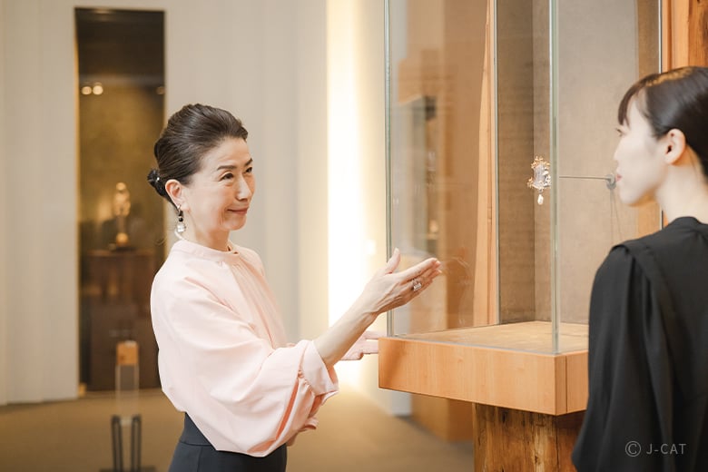 箱根ラリック美術館」貸切案内とランチ＆ティータイム アートと美食を堪能