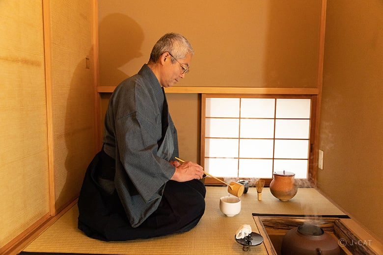 料理　曼荼羅　安井閑人編 四谷三丁目「木挽町大野」専門店で学ぶ12ヶ月の茶懐石料理帖 −プロが