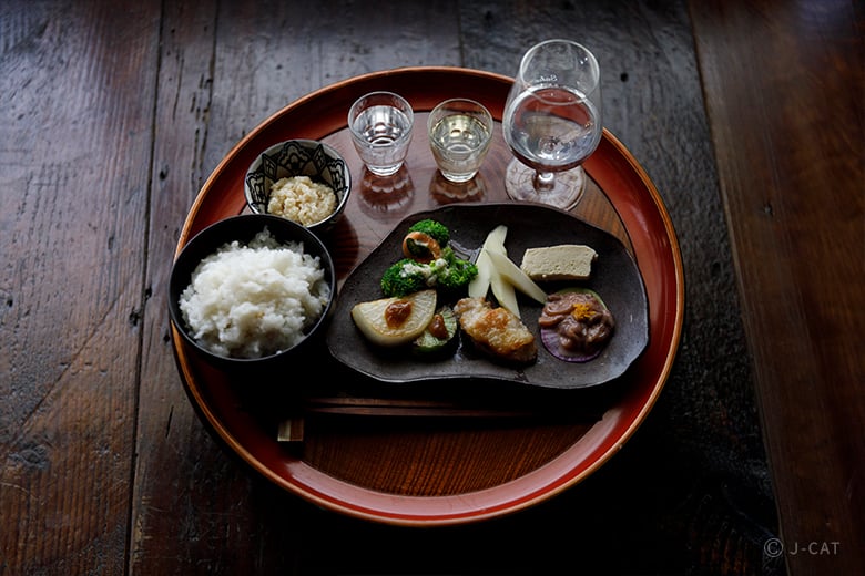 足柄「あしがり郷 瀬戸屋敷」発酵料理と老舗酒蔵の日本酒のペア