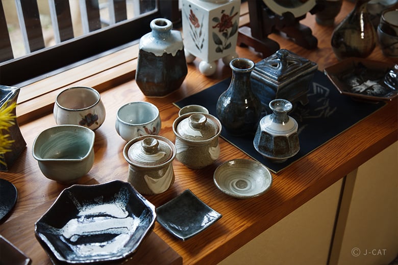 陶芸家・河井亮輝氏と共に「用の美」を感じる京焼・清水焼の作品