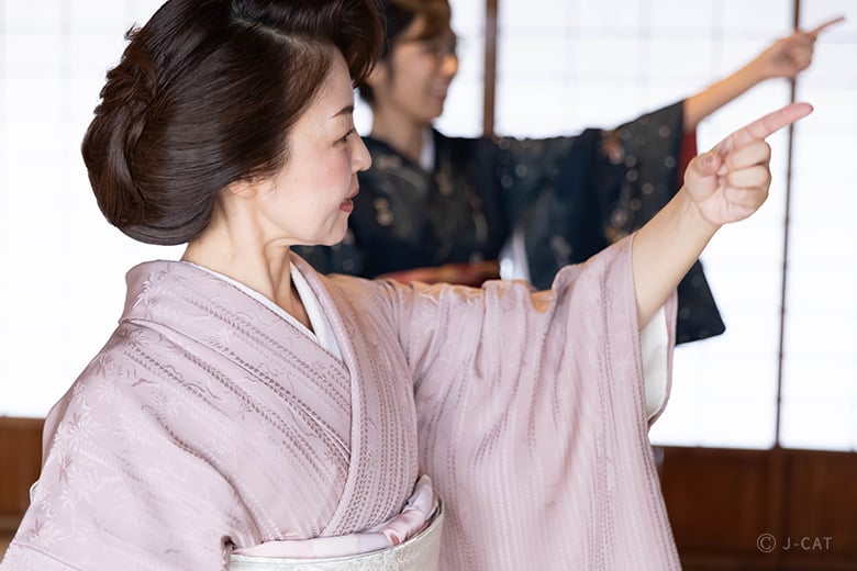 日本舞踊の師範・藤間啓萃氏に教わる美しい和仕草 名古屋にて