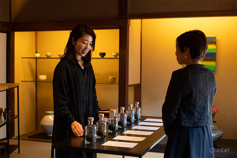京都「冬夏 tearoom toka」で日本茶とお菓子のペアリング体験