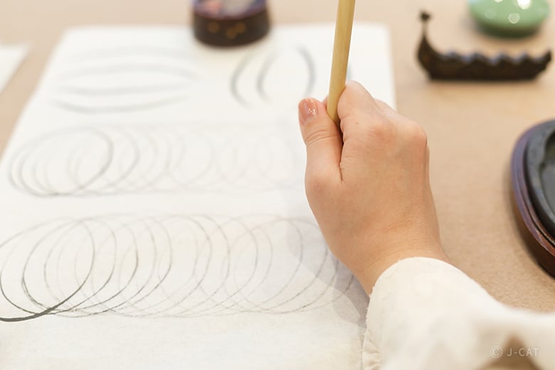 京都のギャラリーで学ぶ「かな書」の世界＆美しい日本語の書作品づくり