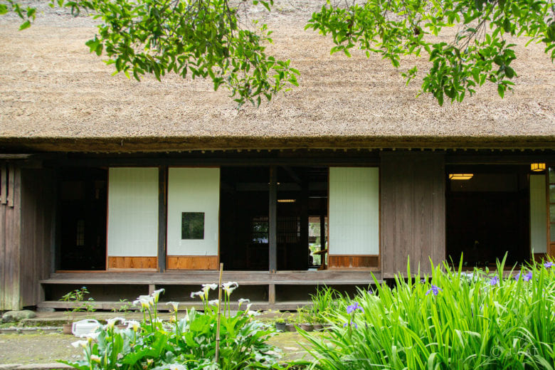 瀬戸焼　古瀬戸　染付秋草文　三つ足香炉　火入れ　V　R7933 瀬戸火鉢 陶器 骨董品 インテリア | HORIDASHI市