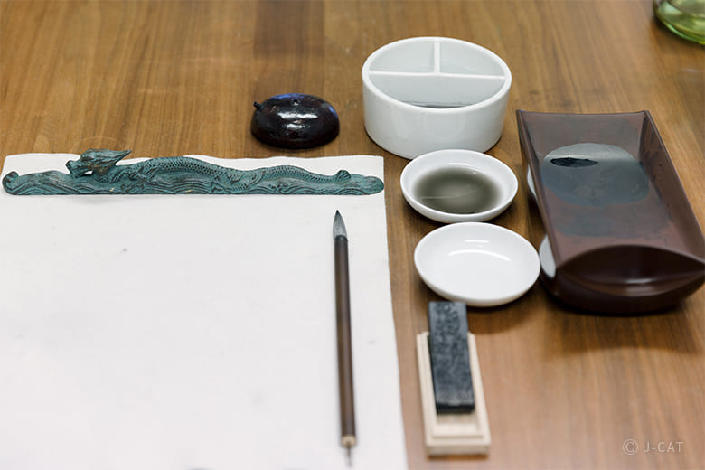 水墨画古典の名作を描く水墨画レッスン 南青山「琳派墨絵保存研究所」にて