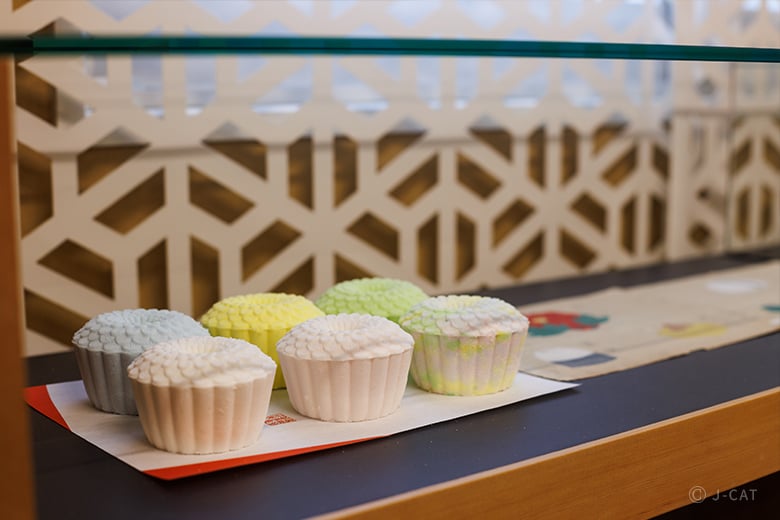 京都「アトリエシムラ」季節の植物と名水で染める草木染め −老舗京