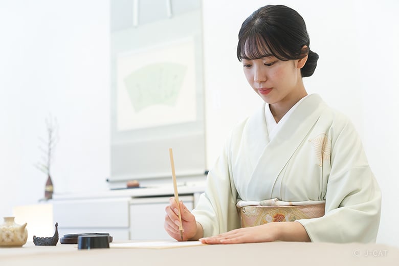 京都のギャラリーで学ぶ「かな書」の世界＆美しい日本語の書作品づくり