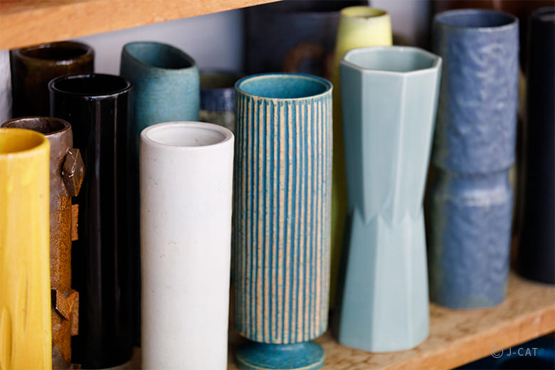 草月陶房オリジナル　織部　花器２つ 草月陶房オリジナル 織部 花器2つ