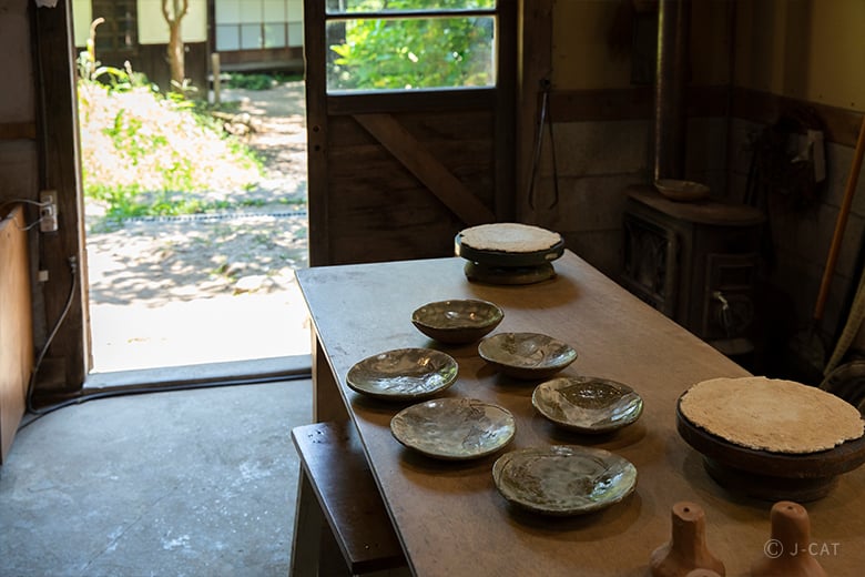 陶芸家に教わる抹茶碗づくり 北鎌倉の陶芸窯「たからの窯」にて