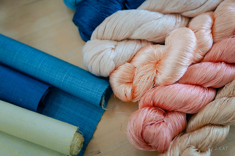 世田谷「アトリエシムラ」草木染めの色無地着物を誂える −染織家