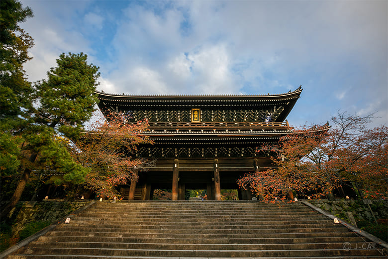 京都「知恩院」境内の名所を巡る特別参拝ツアー 精進料理ランチ付き