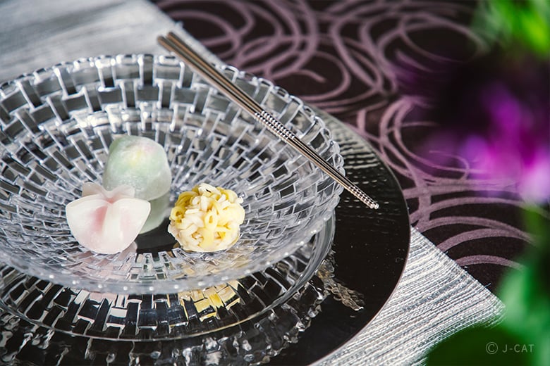 椿の会に習う季節のテーブルスタイル茶道 −「ANAクラウンプラザホテル